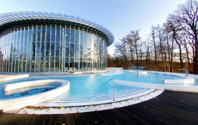 Au Grand Pierrot Apartment Спа Екстериор снимка